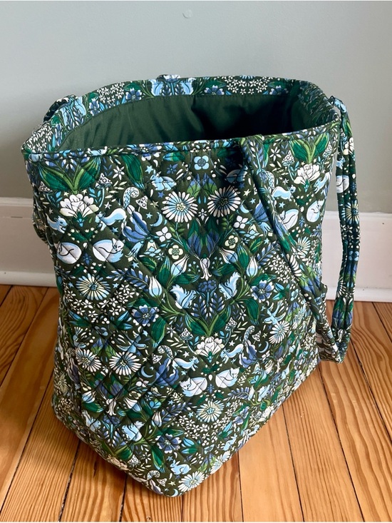 Vera Bradley NWT Large Tote Bag in Enchanted Woodland - Picture 2 of 5